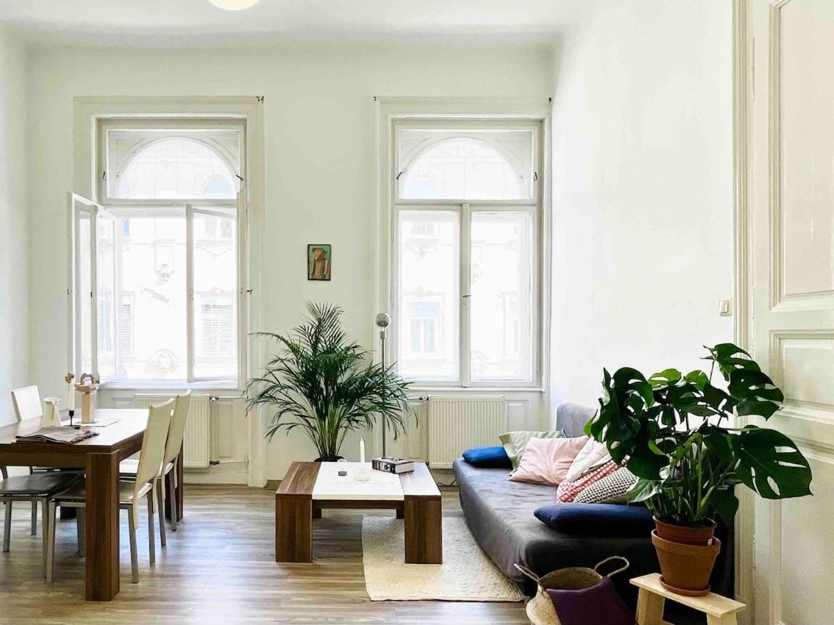 Your Charming And Spacious Historical Apartment